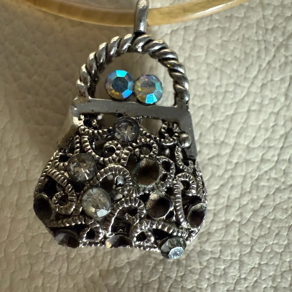 Elegant Silver Pendant Necklace
